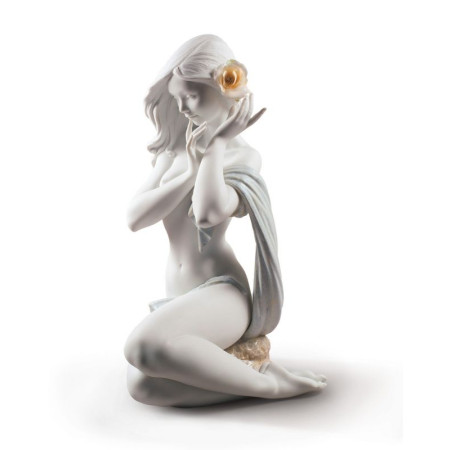 Subtle moonlight Woman Figurine. White. Limited edition