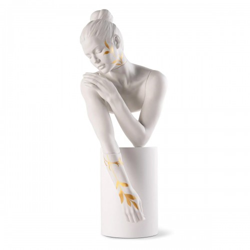Reflections of Nature - Her Sculpture. White-gold