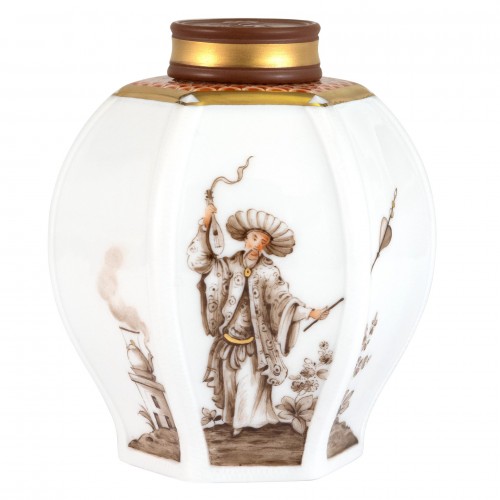 Доза с крышкой с росписью в стиле шинуазри Хёрольда