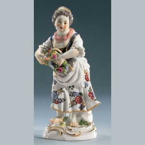 Gardener childr. Girl w. flowers, Coloured, with gold, H 14 cm