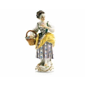 Gardener childr. Girl w. basket, Coloured, with gold, H 13 cm