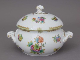 Soup tureen twisted knob