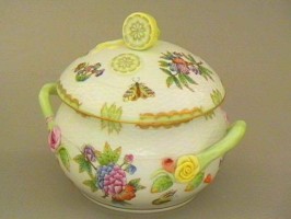 Soup tureen lemon knob