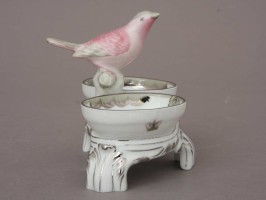 Twin salt cellar, bird knob