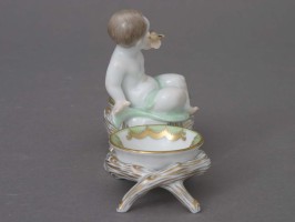 Twin salt cellar, putto knob