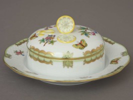 Butter dish, lemon knob