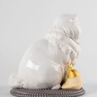 Persian Cat Sculpture