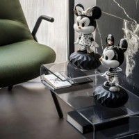 Minnie in black and white Sculpture