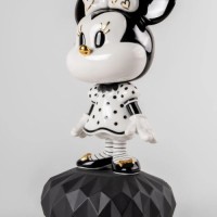 Minnie in black and white Sculpture