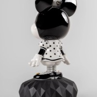 Minnie in black and white Sculpture