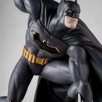 Скульптура Бэтмена.