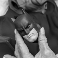 Скульптура Бэтмена.