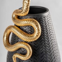 Snakes vase