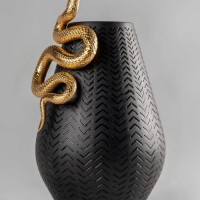 Snakes vase