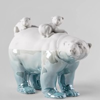 Mummy bear and babies - Underwater Sculpture