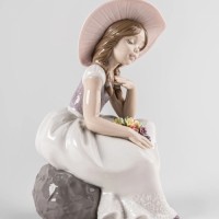 Spring has come Girl Sculpture