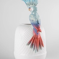 Cockatoo vase