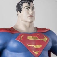 Скульптура Супермена