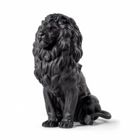 Величественная скульптура льва