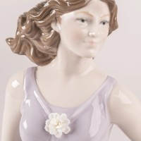 Танцующая на ветру скульптура