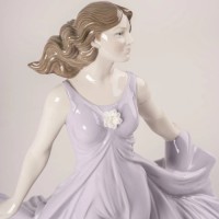 Танцующая на ветру скульптура