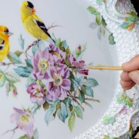 Поднос «Щеглы в цветущем саду»