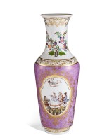 Vase painted with 