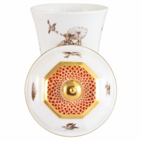 Ваза с крышкой с росписью в стиле шинуазри Хёрольда