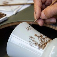 Ваза с крышкой с росписью в стиле шинуазри Хёрольда