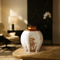 Доза с крышкой с росписью в стиле шинуазри Хёрольда