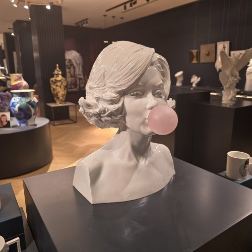 MEISSEN и Михаэль Мёбиус: сотрудничество, которое заставило холодный фарфор улыбаться